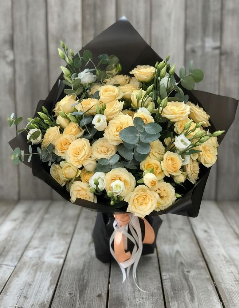 Букет цветов из: Розы и Лизиантусы в Мамедкалу