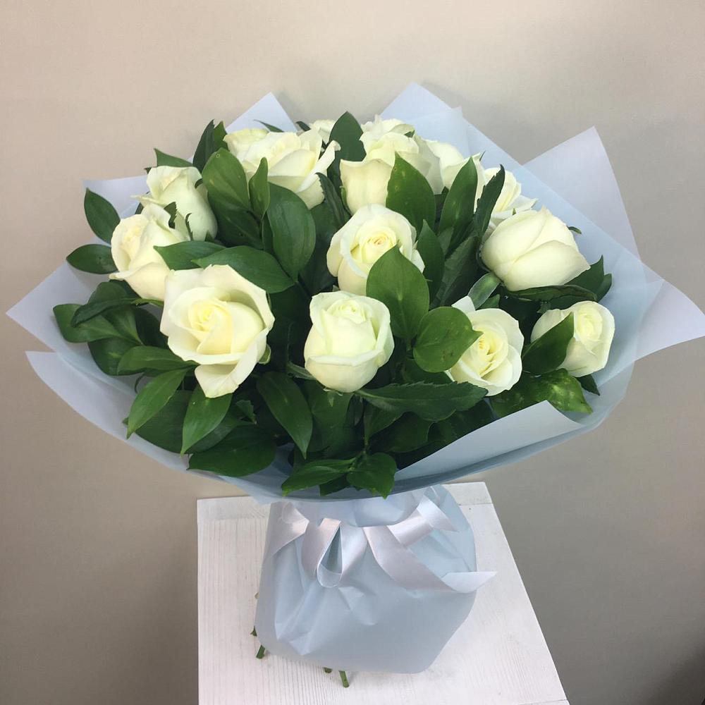 Букет 15 Белых роз Проуд в Мамедкалу