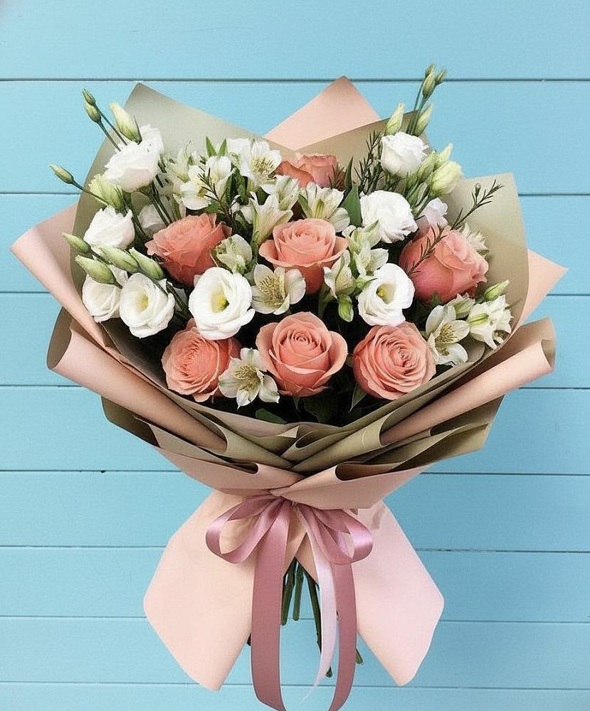 Букет цветов из: Розы, Альстромерии и Лизиантусы в Мамедкалу