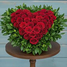 Цветочная композиция из Розы в виде сердца в Мамедкалу