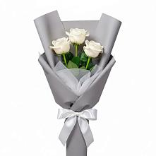 Букет 3 белые розы в Мамедкалу