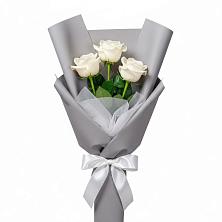 Букет 3 белые розы в Мамедкалу