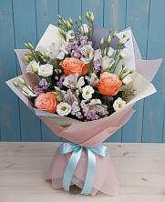 Букет цветов из:  Лизиантусы, Розы, Альстромерии и Гипсофила в Мамедкалу