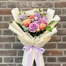 Букет цветов из:  Лизиантусы и Розы в Мамедкалу