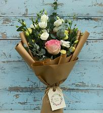 Букет цветов из:  Розы и Лизиантусы в Мамедкалу