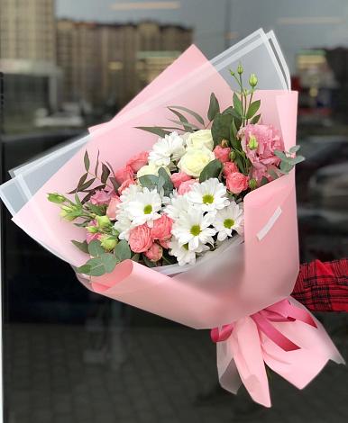 Букет цветов из: Розы, Лизиантусы и Хризантемы в Мамедкалу